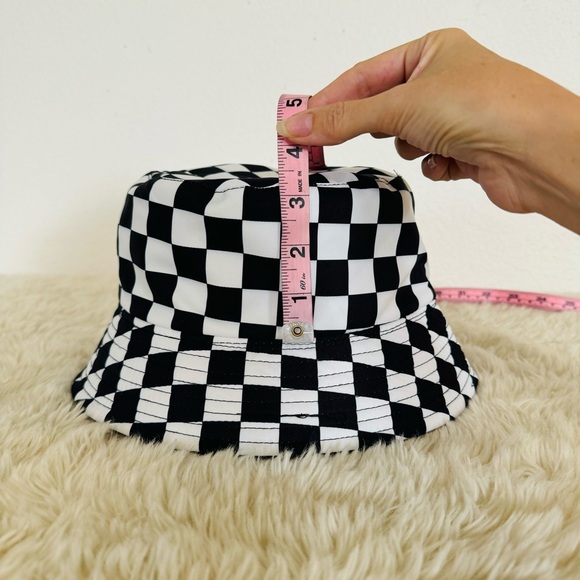 Reversible Checkered Bucket Hat - Picture 6 of 6